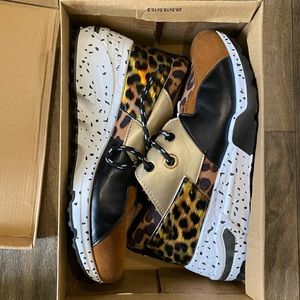 Brand new La Sheelah sneakers